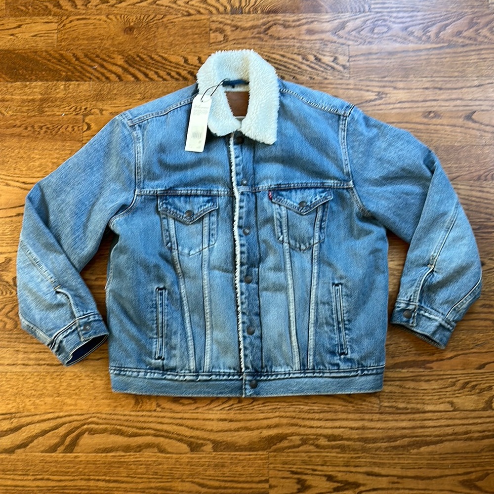 Levi’s premium men’s large Sherpa denim trucker jacket NWT